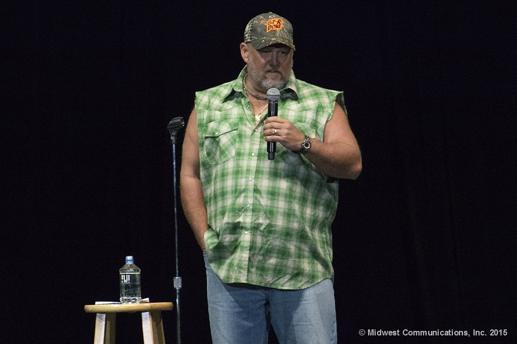 Larry_the_Cable_Guy_at_Resch_Center